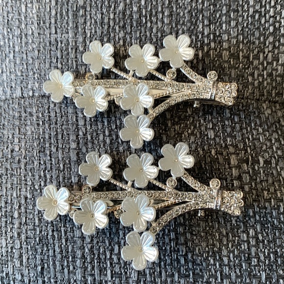 Gorgeous Flower Hair Clips - Picture 12 of 16